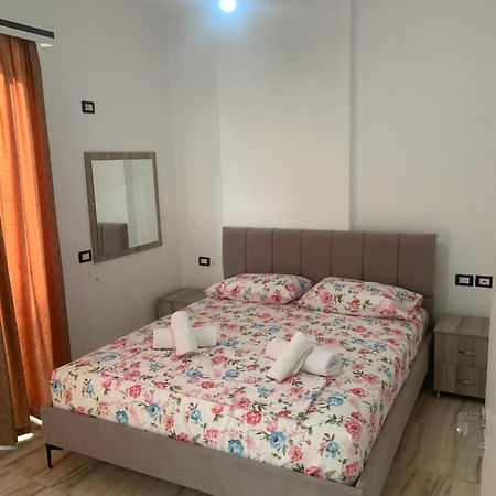 Adriatik Apartaments Sarandë エクステリア 写真