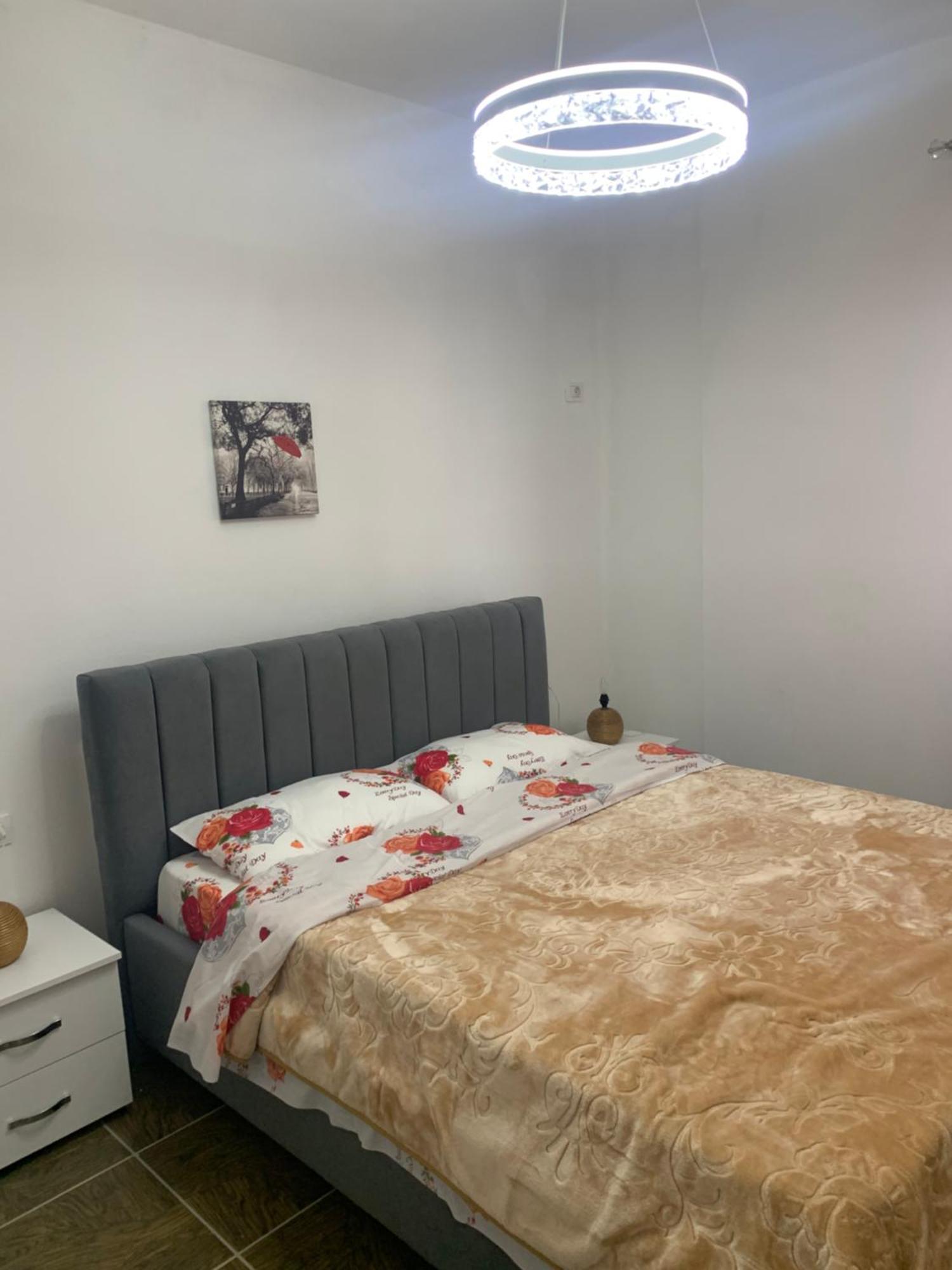 Adriatik Apartaments Sarandë エクステリア 写真