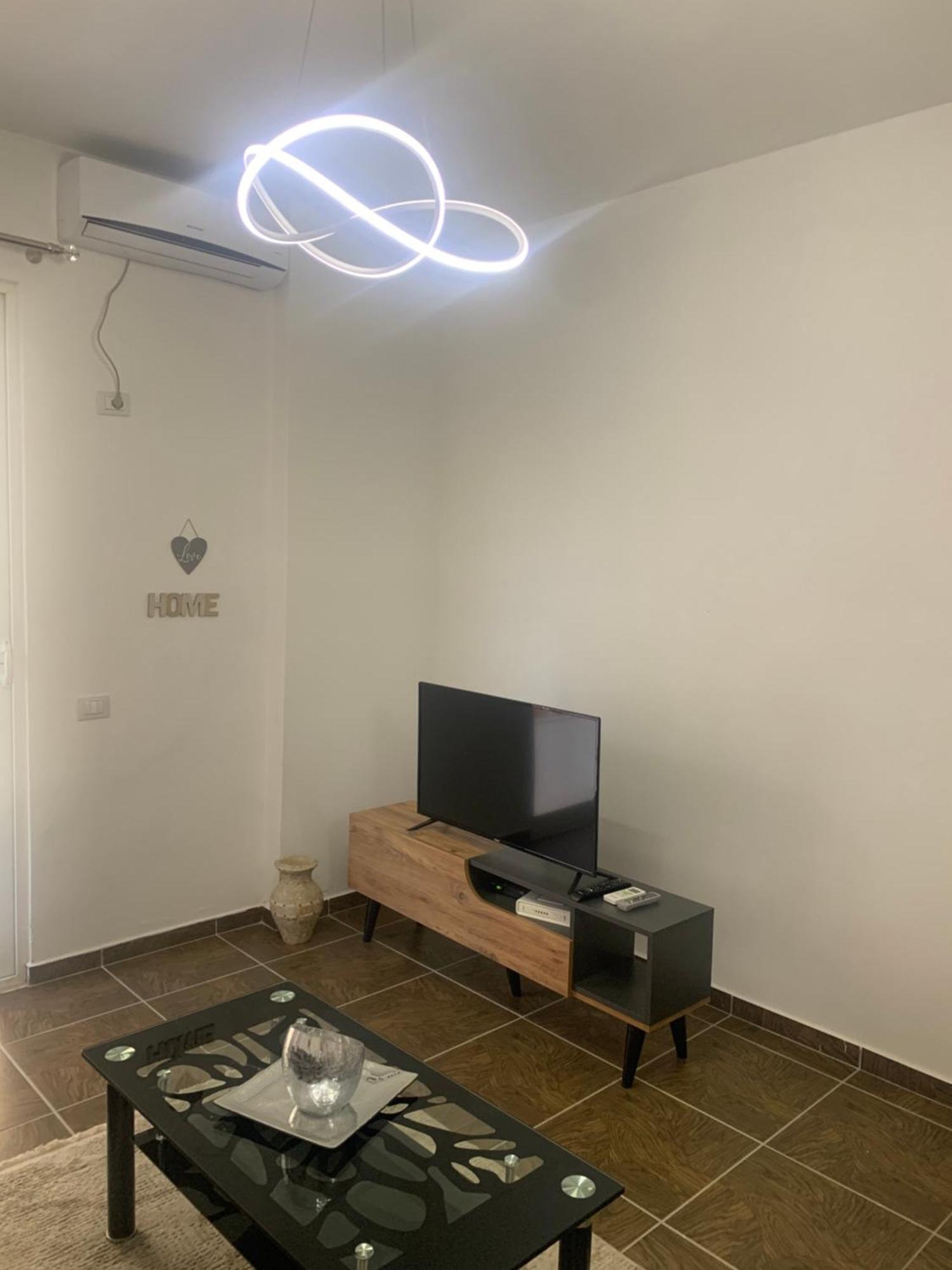 Adriatik Apartaments Sarandë エクステリア 写真