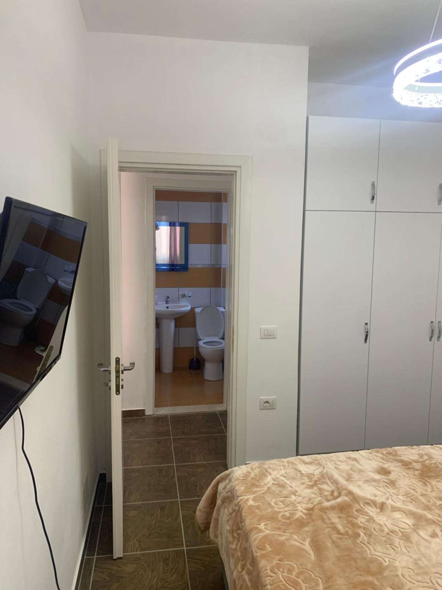 Adriatik Apartaments Sarandë エクステリア 写真