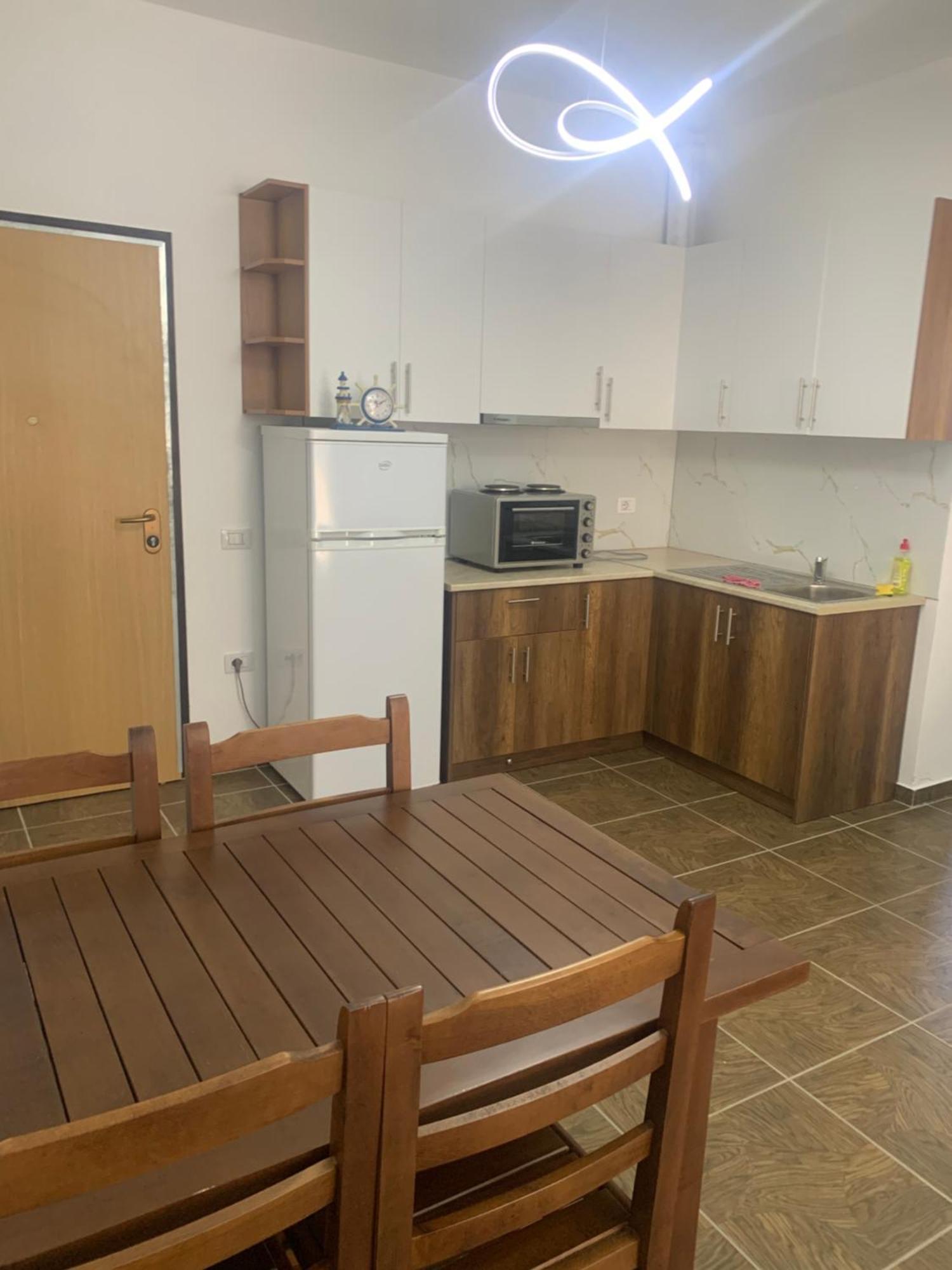 Adriatik Apartaments Sarandë エクステリア 写真