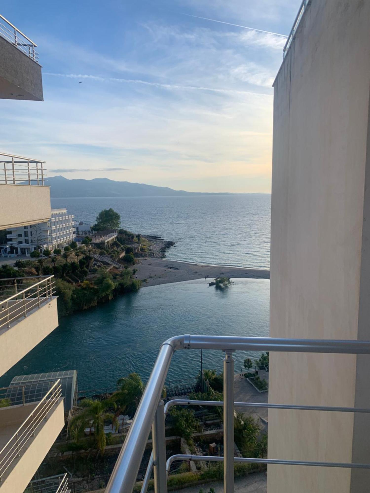 Adriatik Apartaments Sarandë エクステリア 写真