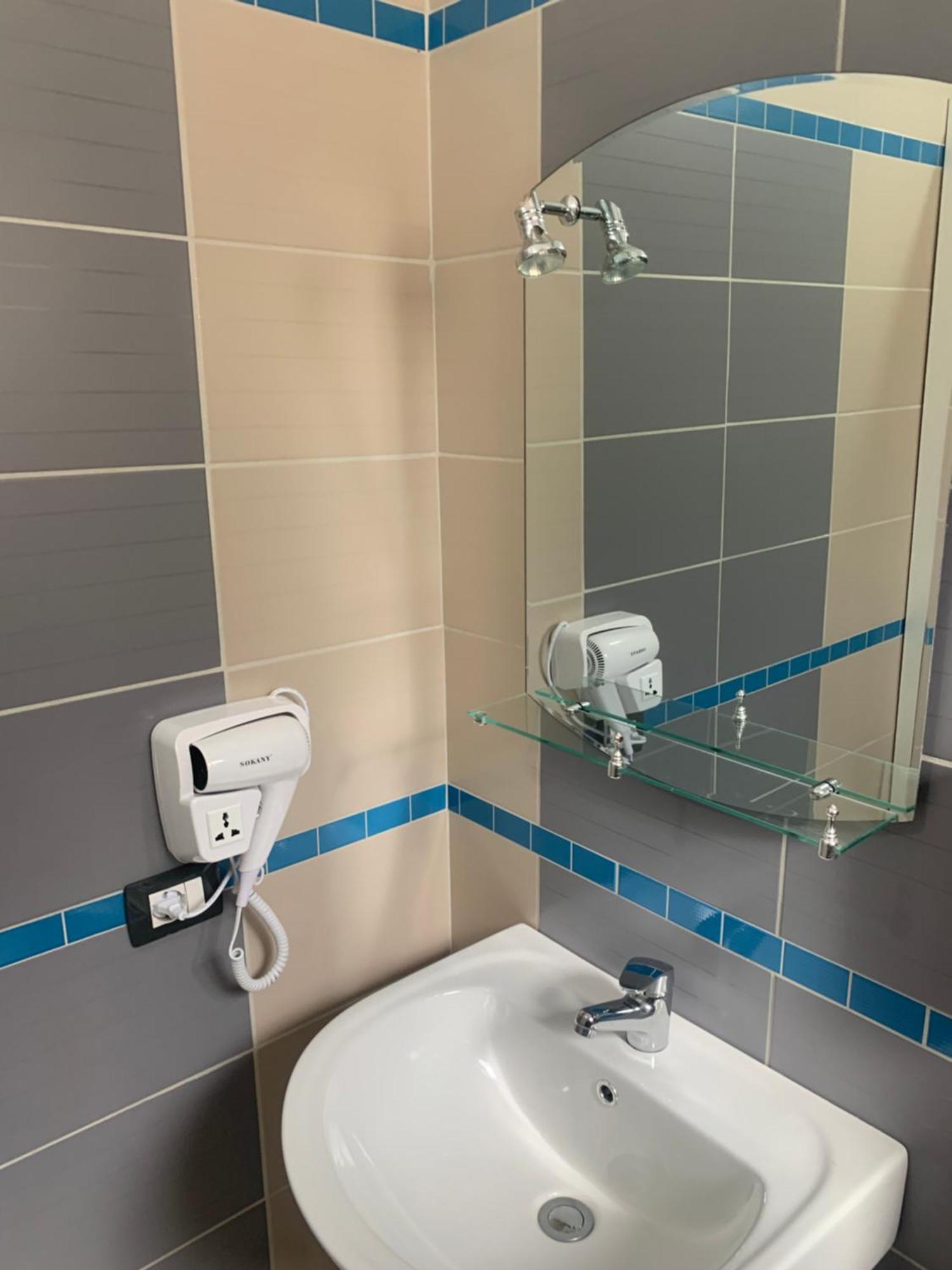 Adriatik Apartaments Sarandë エクステリア 写真