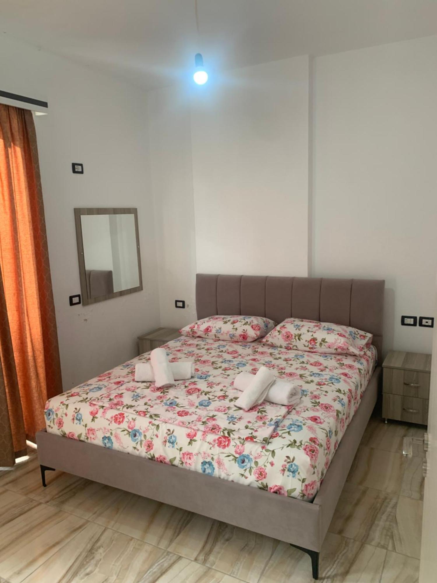 Adriatik Apartaments Sarandë エクステリア 写真