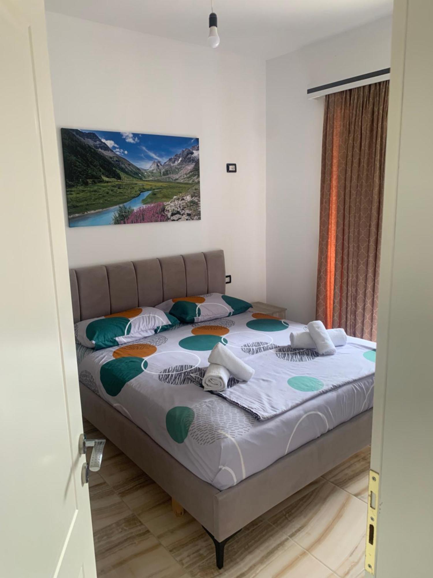Adriatik Apartaments Sarandë エクステリア 写真