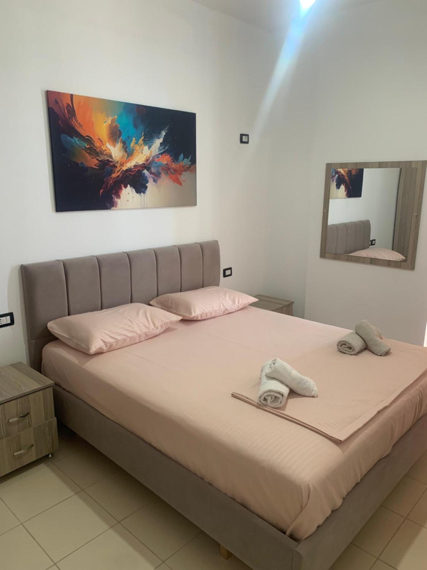 Adriatik Apartaments Sarandë エクステリア 写真