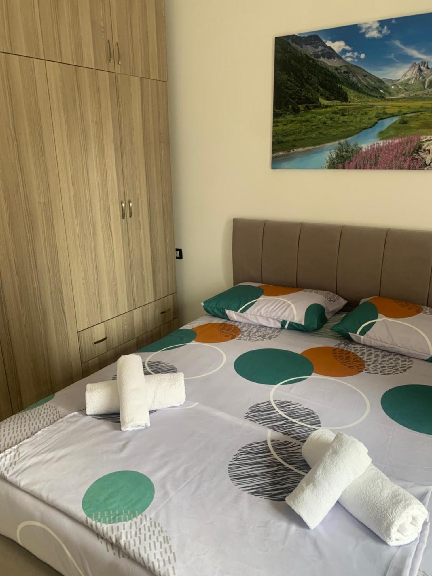 Adriatik Apartaments Sarandë エクステリア 写真